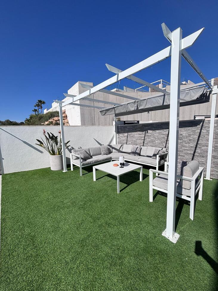 Bedroom in villa for sale in Villamartin