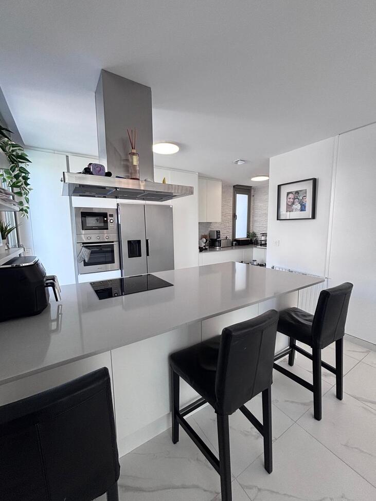 Beautiful 5-Bedroom Contemporary Villa with Heated Pool This stunning southwest-facing corner plot v