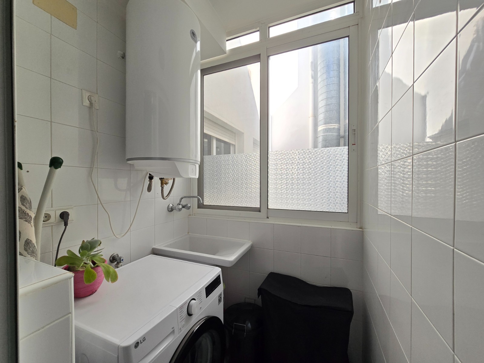Pool area in apartment for sale in Los Montesinos