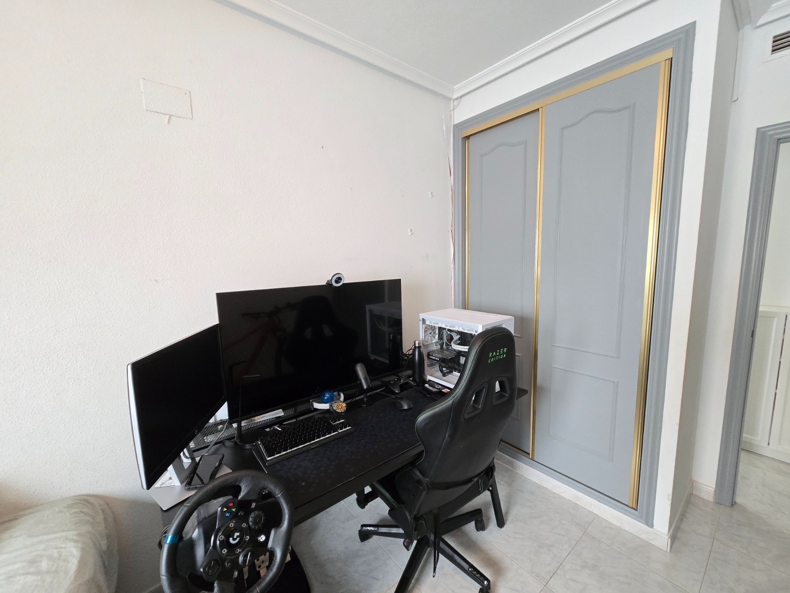 Bedroom in apartment for sale in Los Montesinos