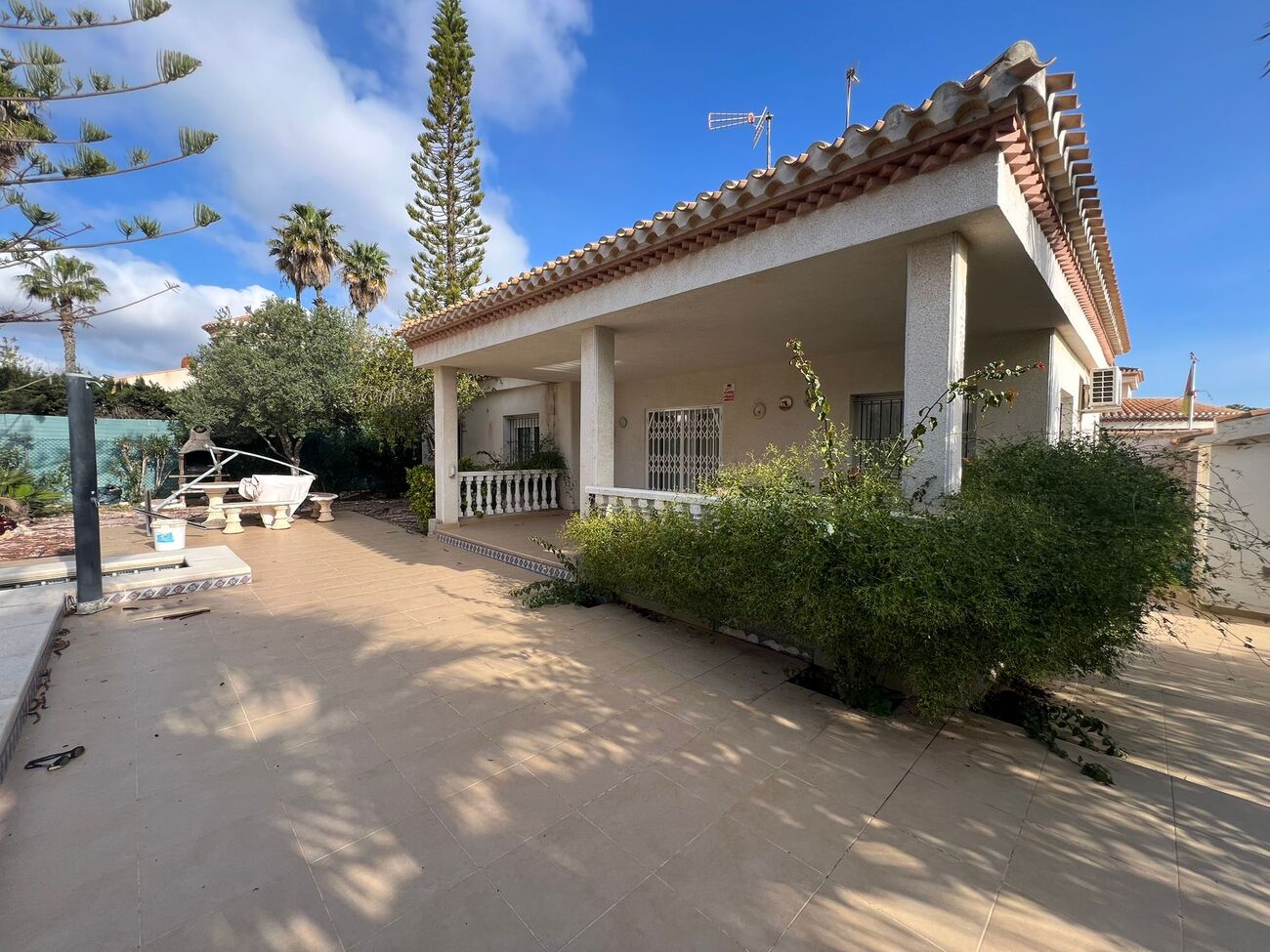 Detached Mediterranean Villa with Private Pool and Large Garden in Playa FlamencaLocated in one of t