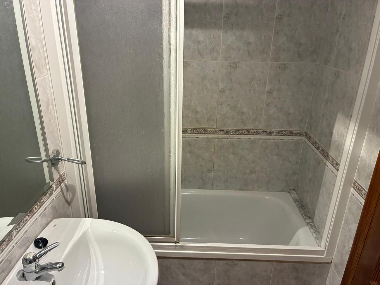 Bathroom in apartment for sale in Almoradi