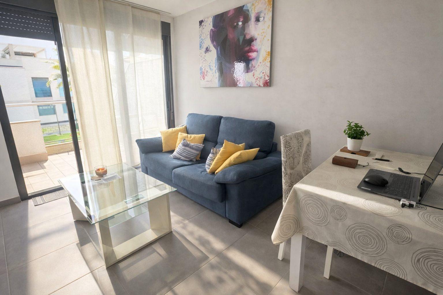 Exclusive furnished penthouse in the prestigious Oasis Beach 7 residence, Torrevieja