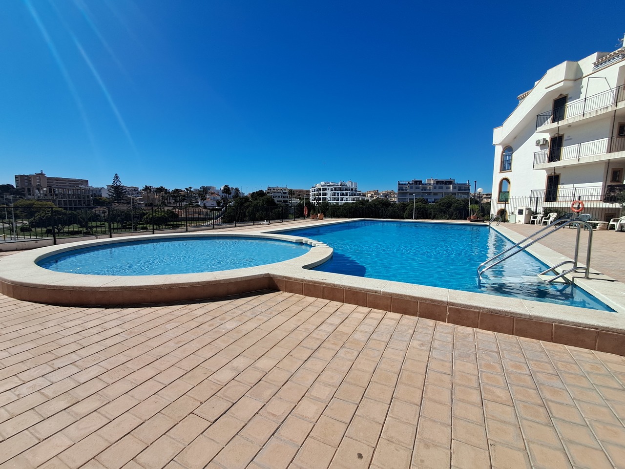 Discover this charming first-floor apartment located in the sought-after area of Molino Blanco, La Z
