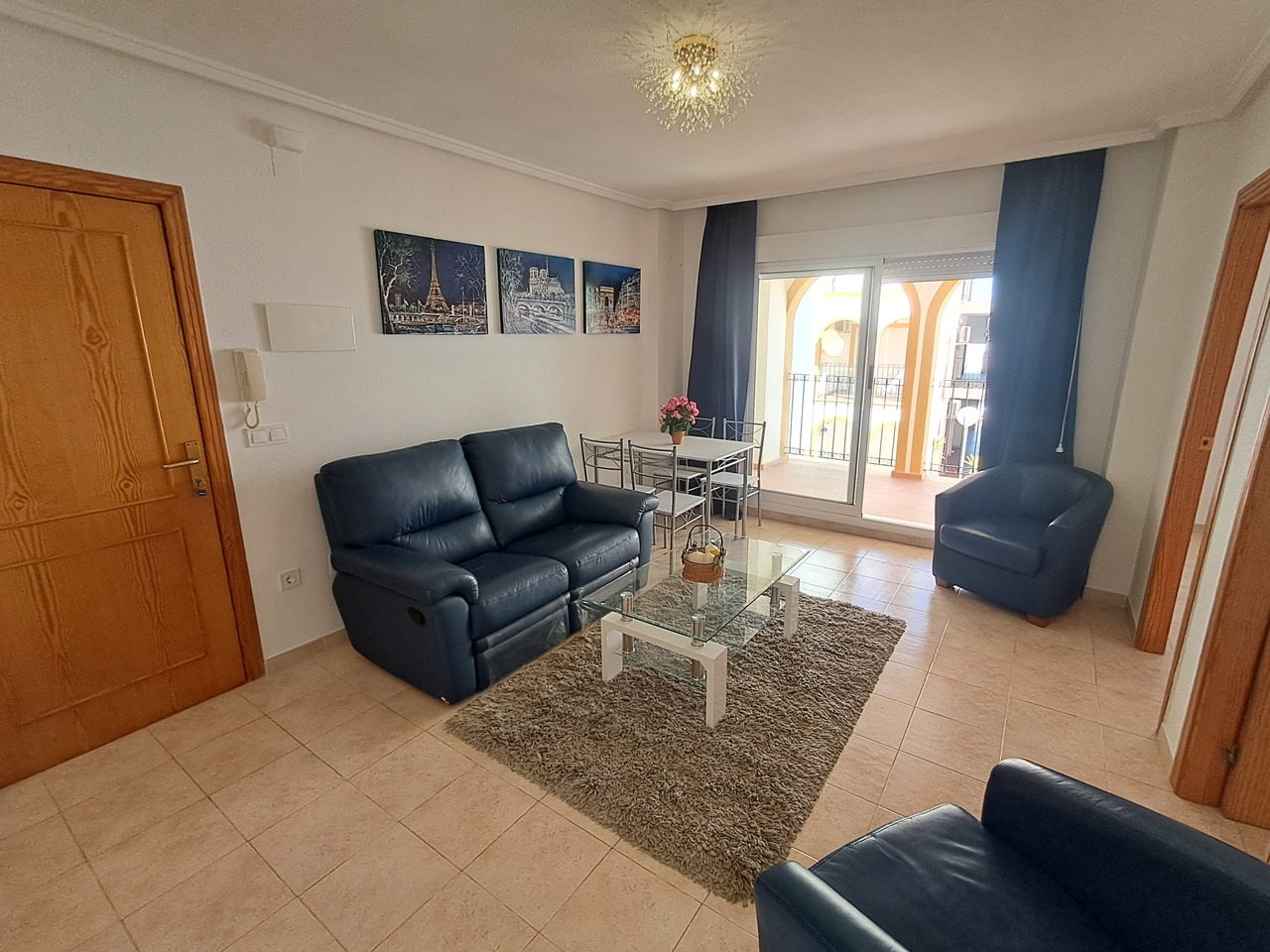 Discover this charming first-floor apartment located in the sought-after area of Molino Blanco, La Z