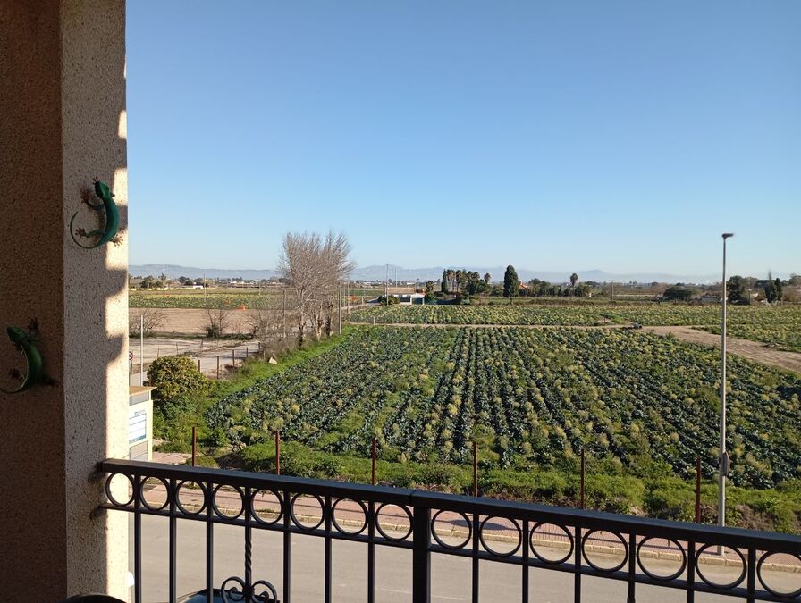 Exterior view in duplex for sale in Daya Vieja