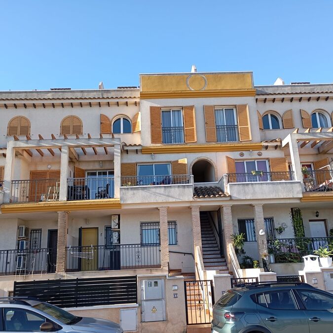 Garden in duplex for sale in Daya Vieja