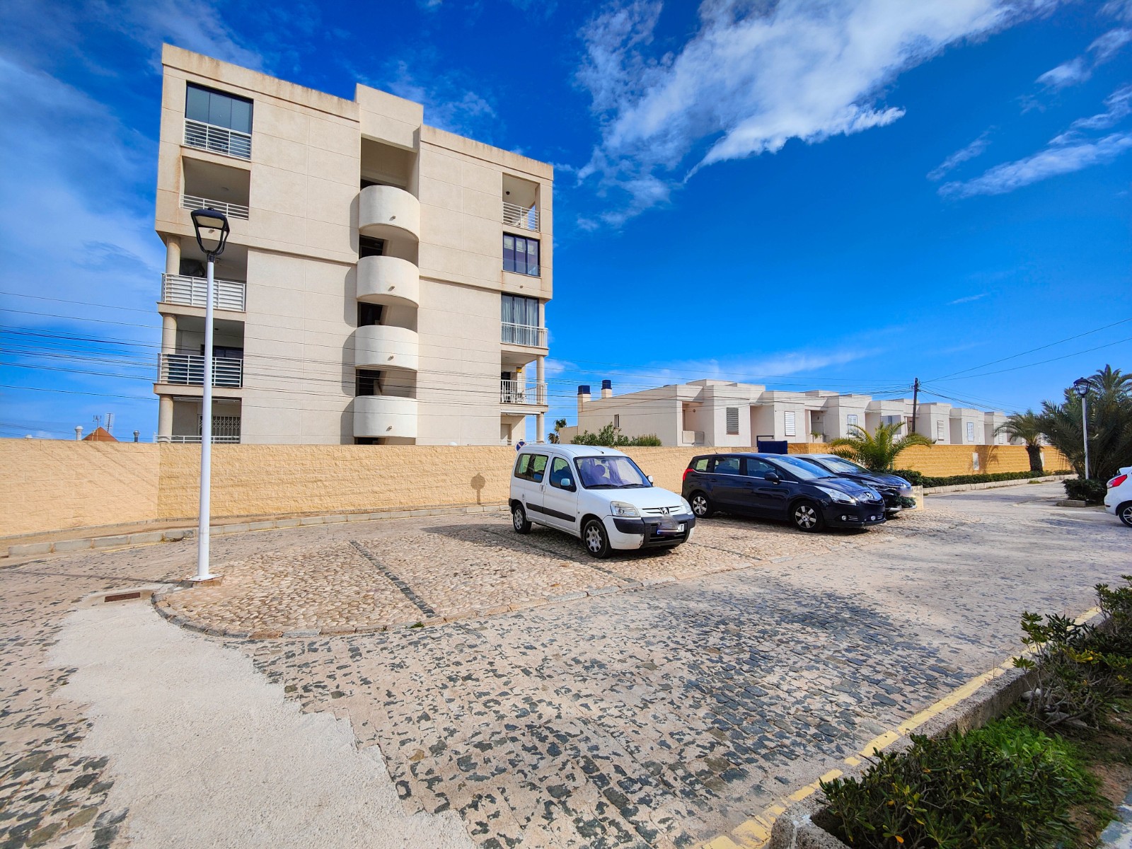Bedroom in apartment for sale in Torrevieja