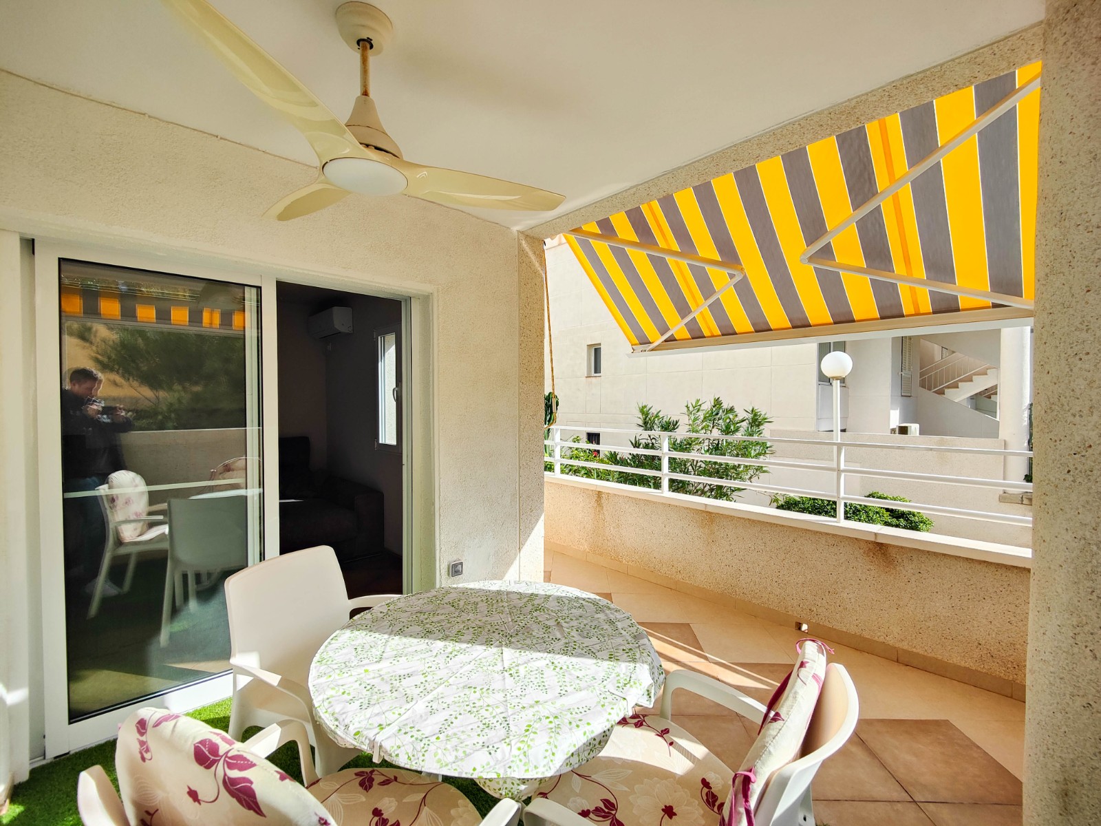 Pool area in apartment for sale in Torrevieja