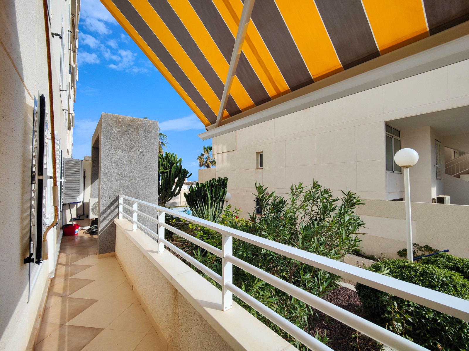Bedroom in apartment for sale in Torrevieja