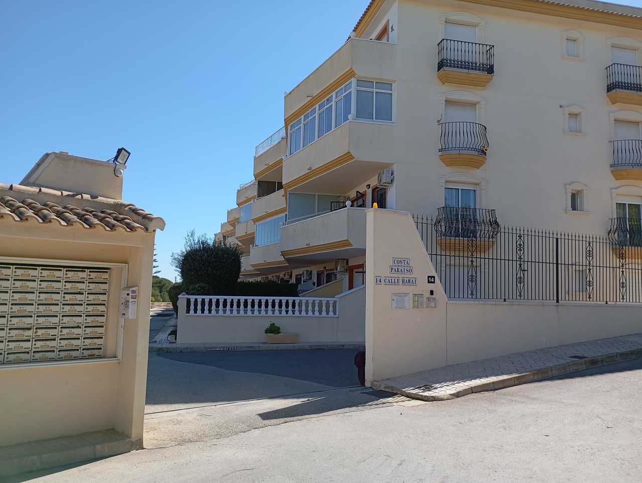 Terrace in apartment for sale in Villamartin