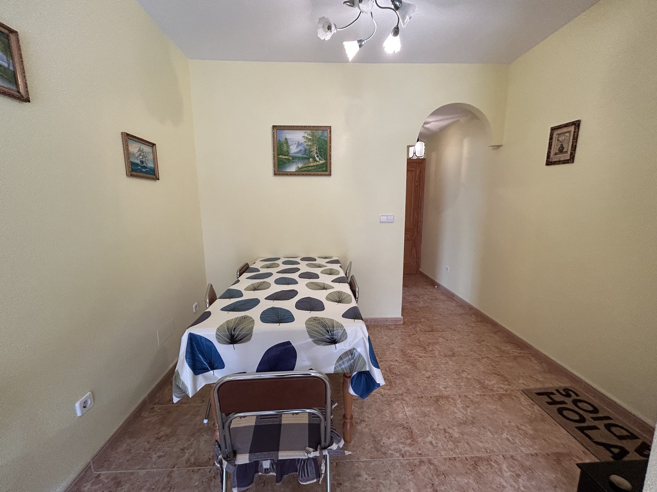 Ideally located in the heart of Los Alcázares, this bright and spacious 2-bedroom, 1-bathroom apartm