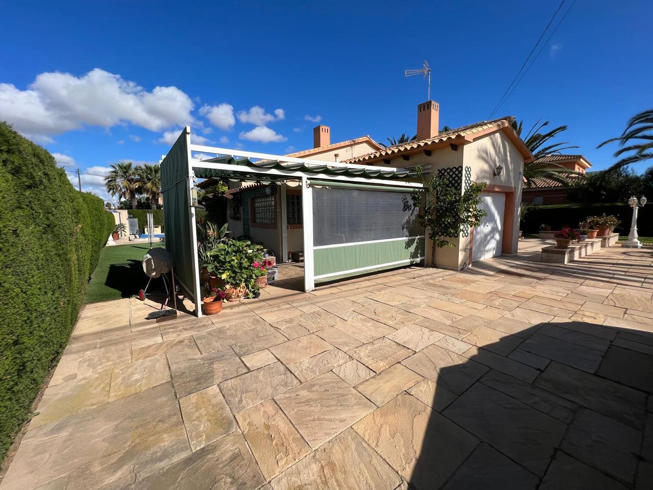 Master bedroom in villa for sale in Cabo Roig