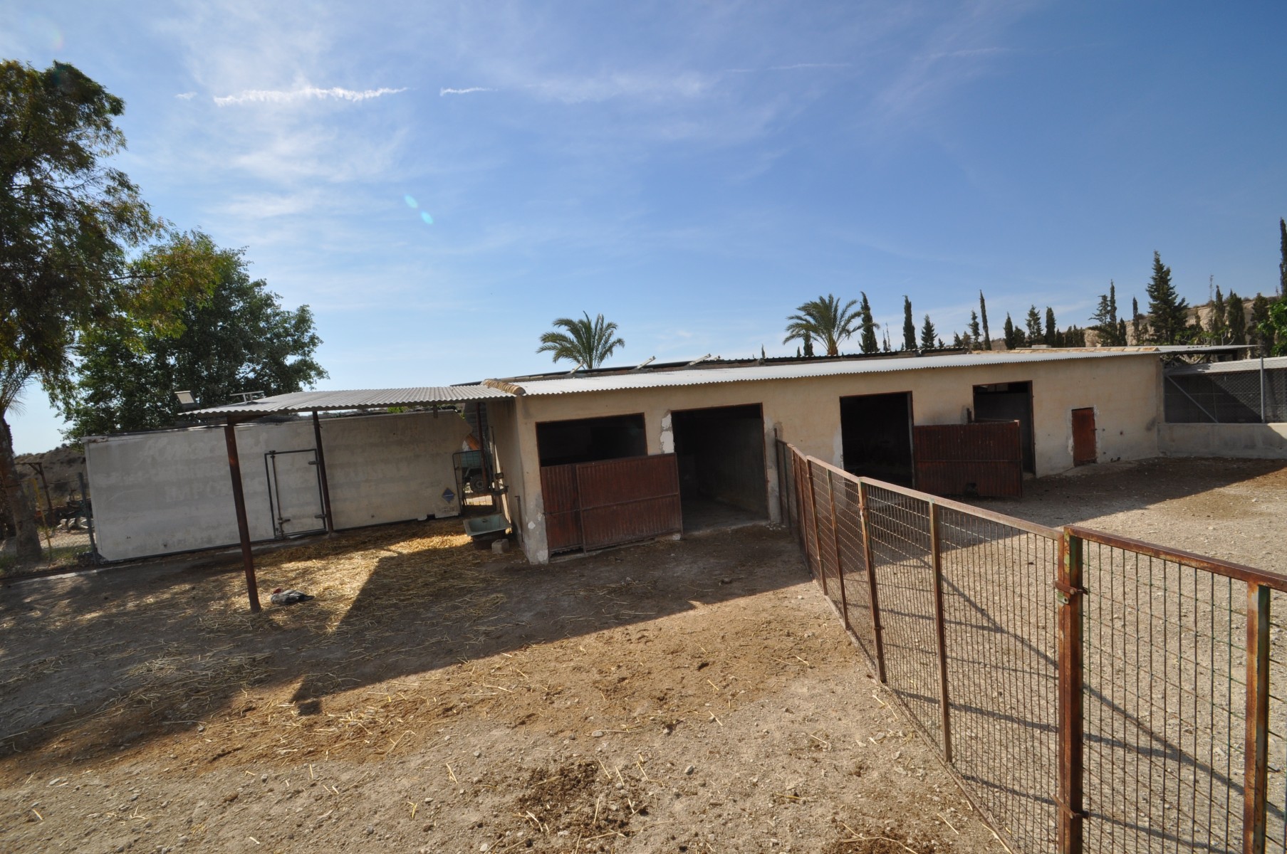 Kitchen in commercial for sale in Abanilla