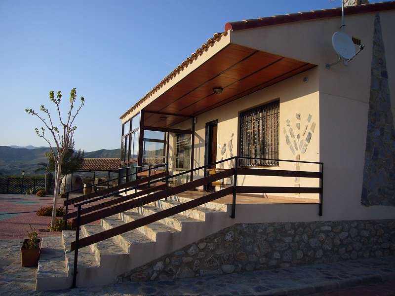 Pool area in villa for sale in Abanilla