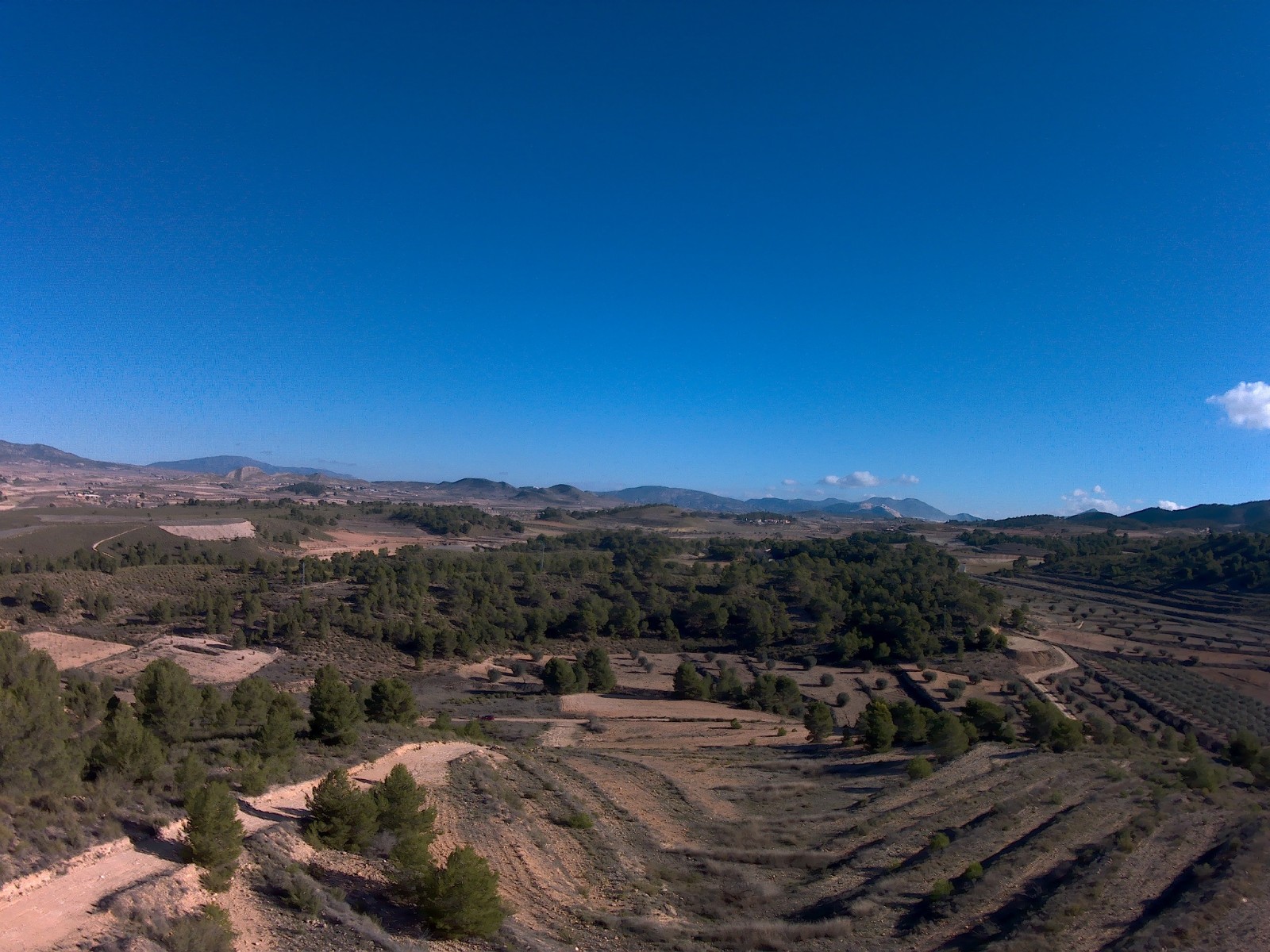 Welcome to this stunning building plot located in La Zarza, which boasts a prime location on the edg