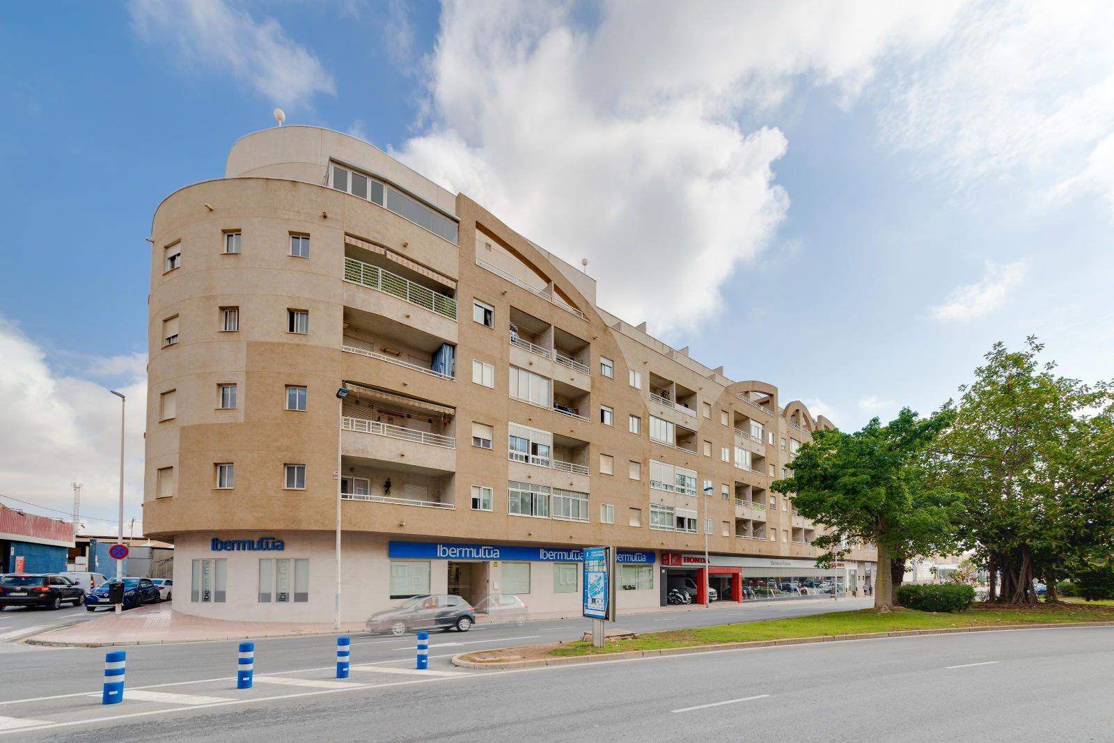 Bedrooms: 2, Bathrooms: 1, Apartment in Torrevieja, Alicante, Spain