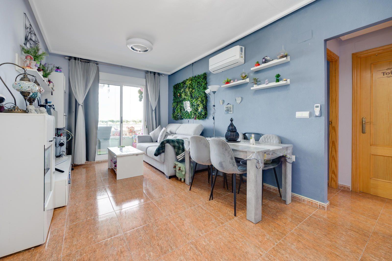 Kitchen in apartment for sale in Torrevieja