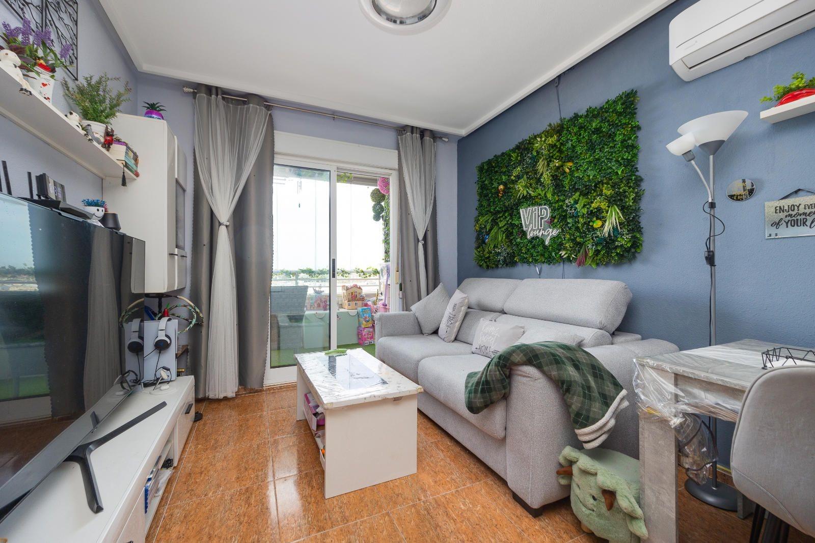 Master bedroom in apartment for sale in Torrevieja