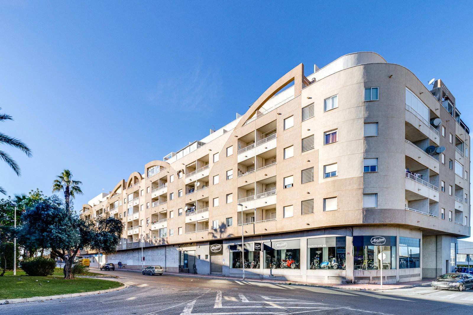 Bedrooms: 2, Bathrooms: 1, Apartment in Torrevieja, Alicante, Spain
