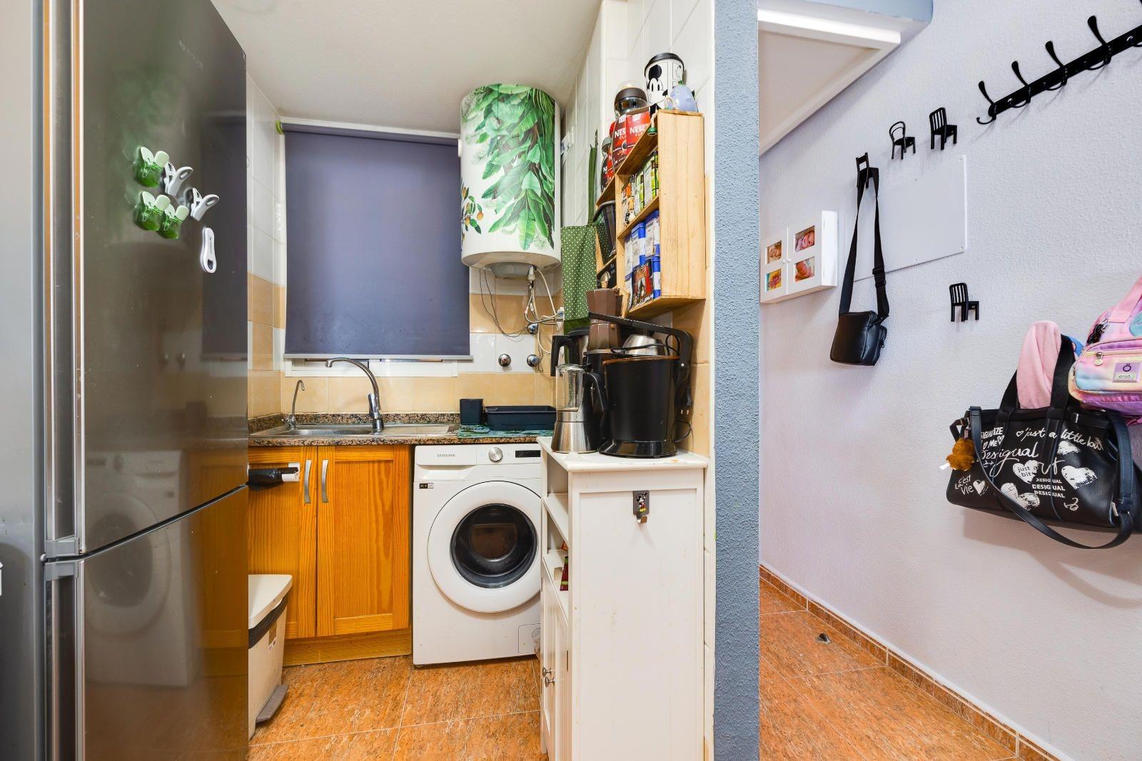 Bedroom in apartment for sale in Torrevieja