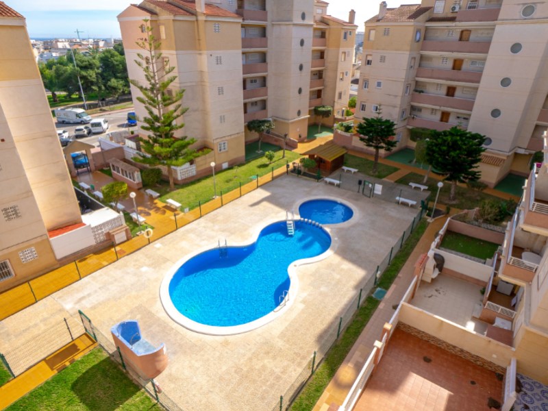 Bedroom in apartment for sale in Torrevieja