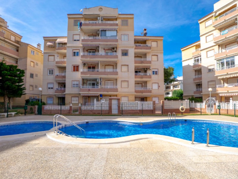 Kitchen in apartment for sale in Torrevieja