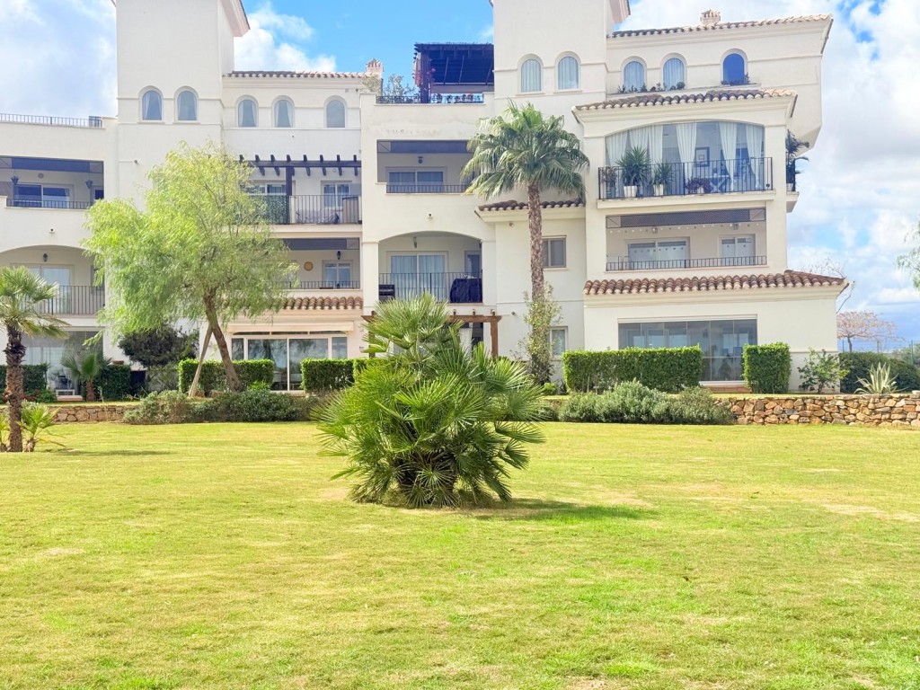 Garden in duplex for sale in Hacienda Riquelme Golf Resort