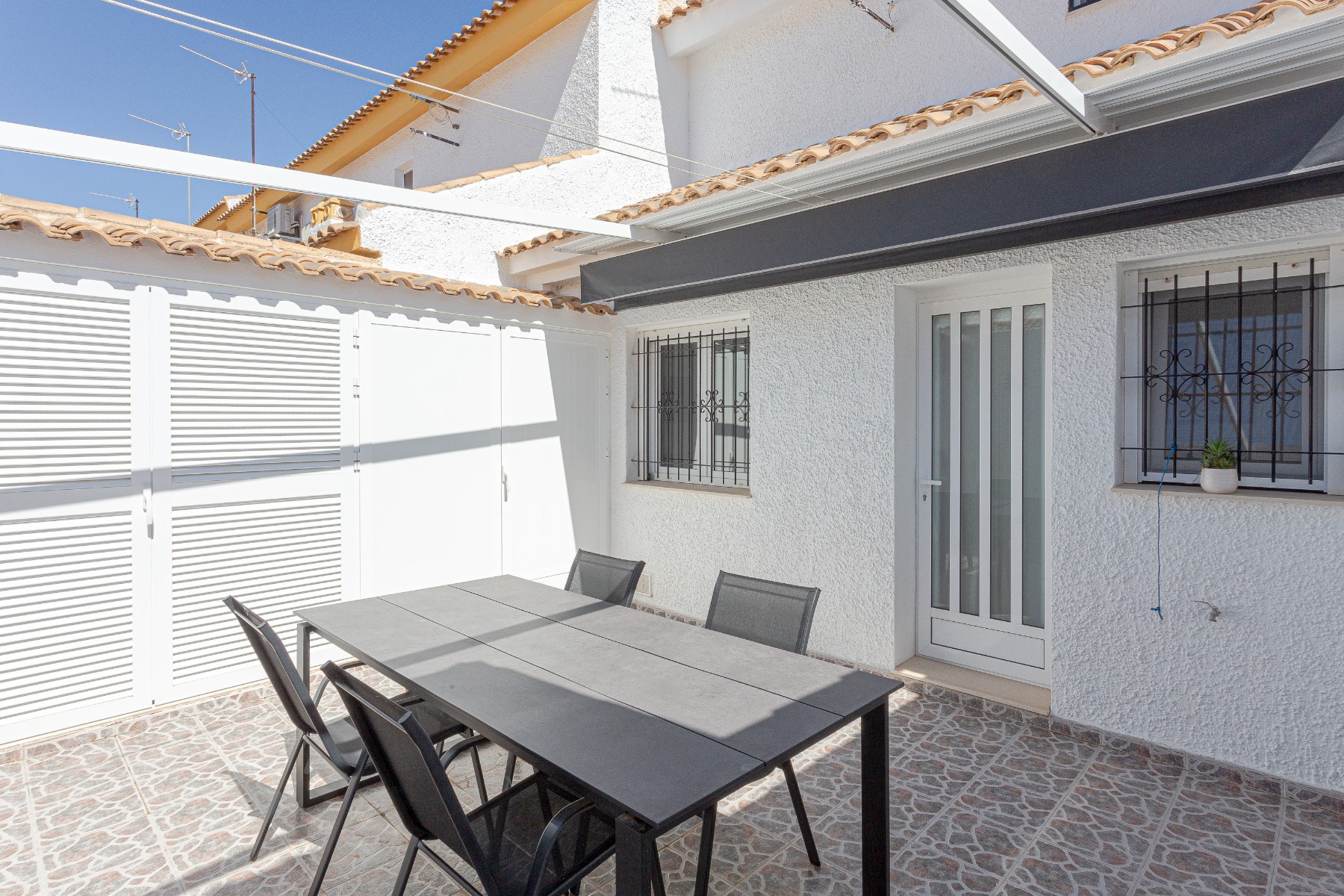 Bedroom in villa for sale in Pilar de La Horadada