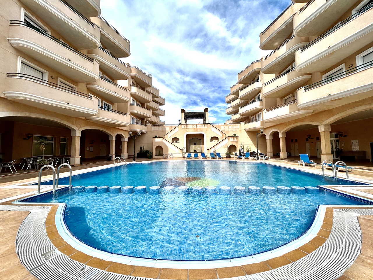 Bedroom in apartment for sale in Cabo Roig