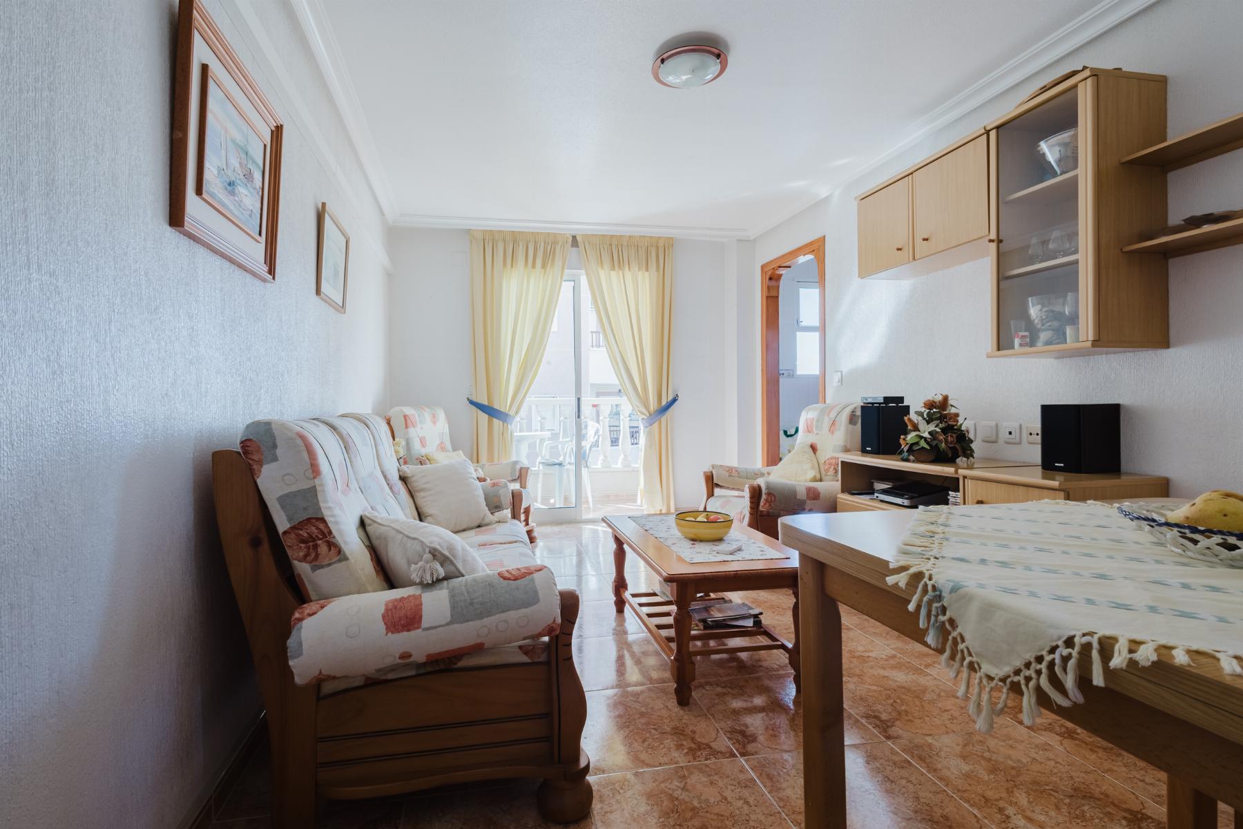 Bedroom in apartment for sale in Torrevieja
