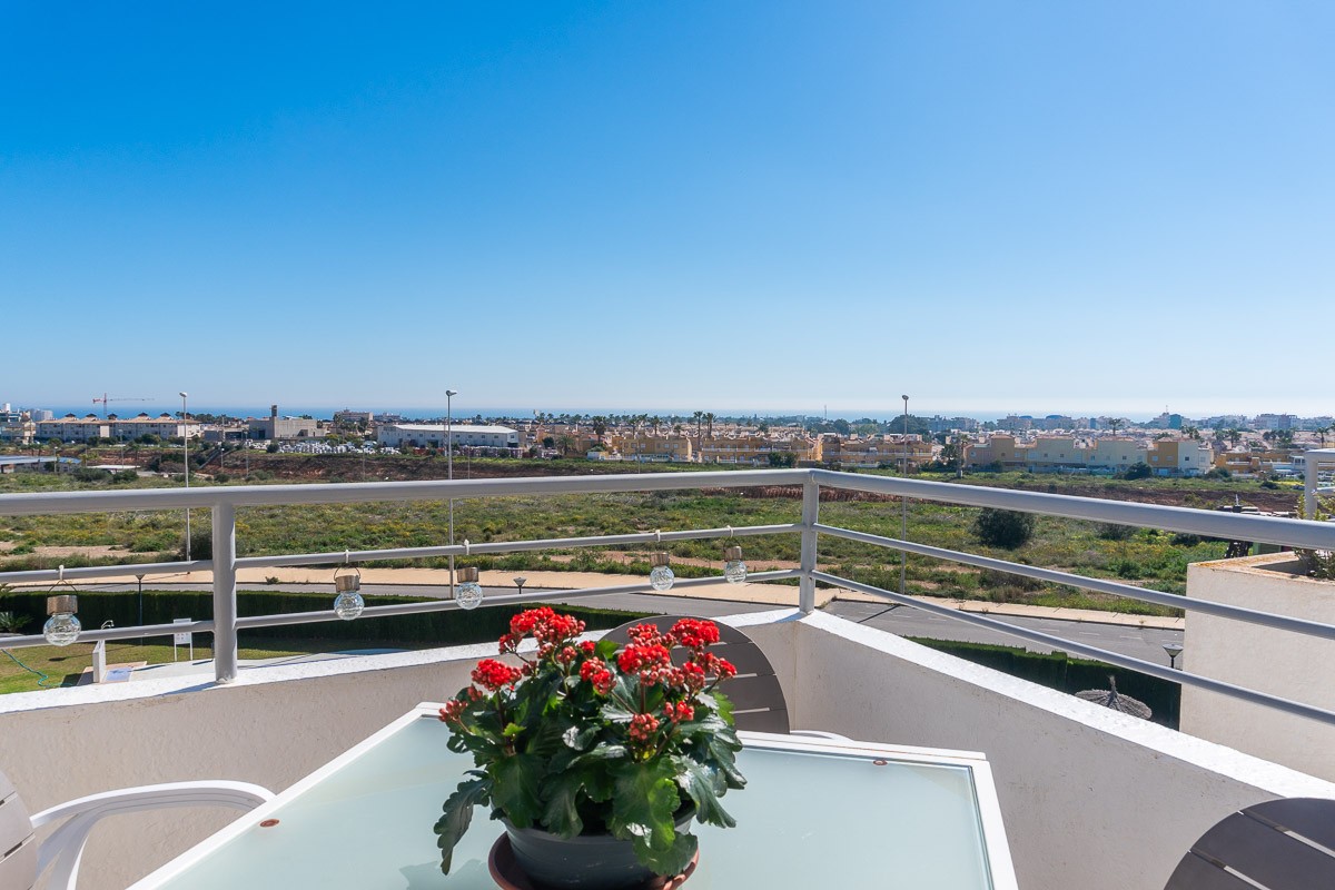 Master bedroom in apartment for sale in Orihuela Costa