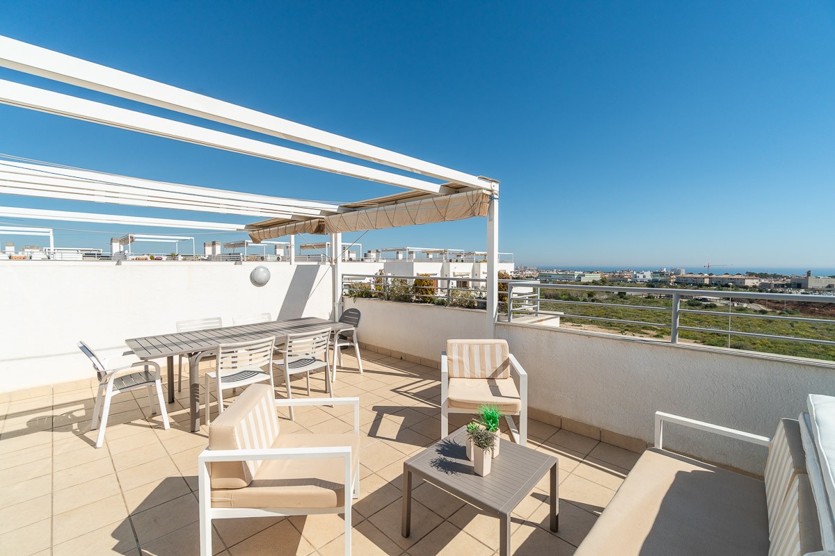 Garden in apartment for sale in Orihuela Costa