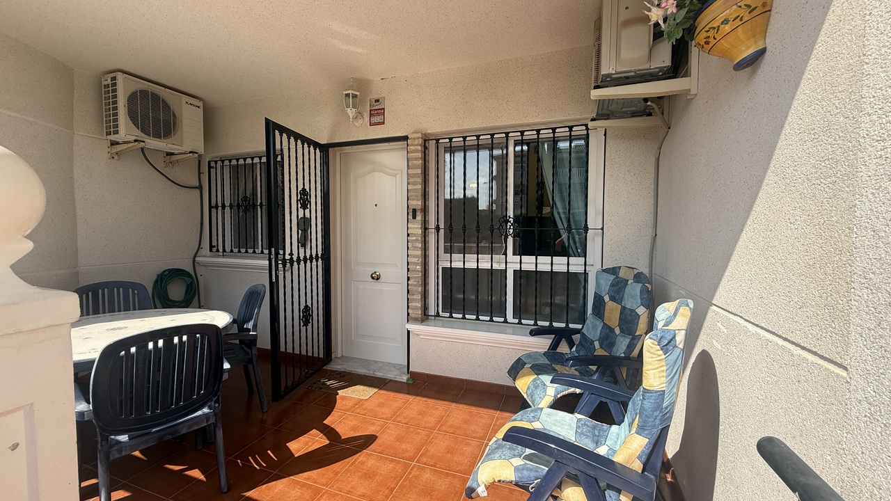 South facing ground floor apartment with two bedrooms in Villamartin (Orihuela Costa) Alicante