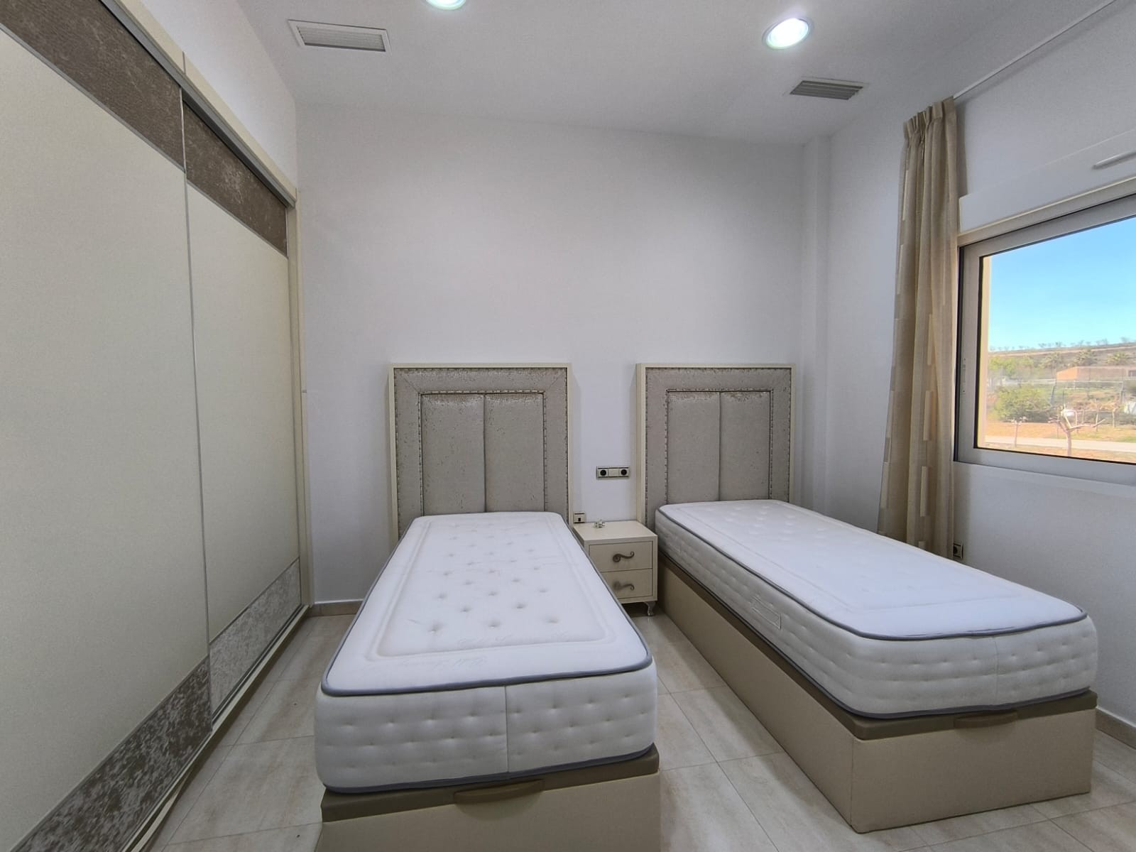 Bathroom in villa for sale in Pinoso