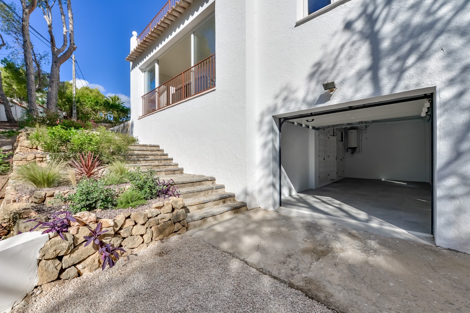 Exterior view in villa for sale in Altea