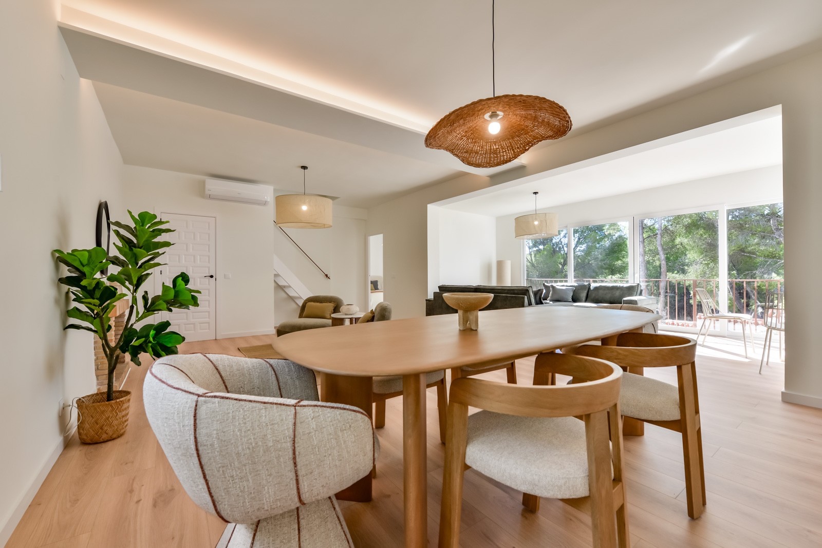 Master bedroom in villa for sale in Altea