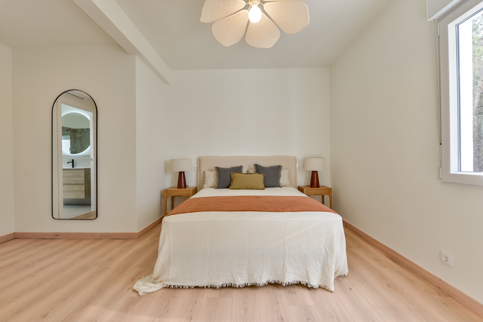 Bedroom in villa for sale in Altea
