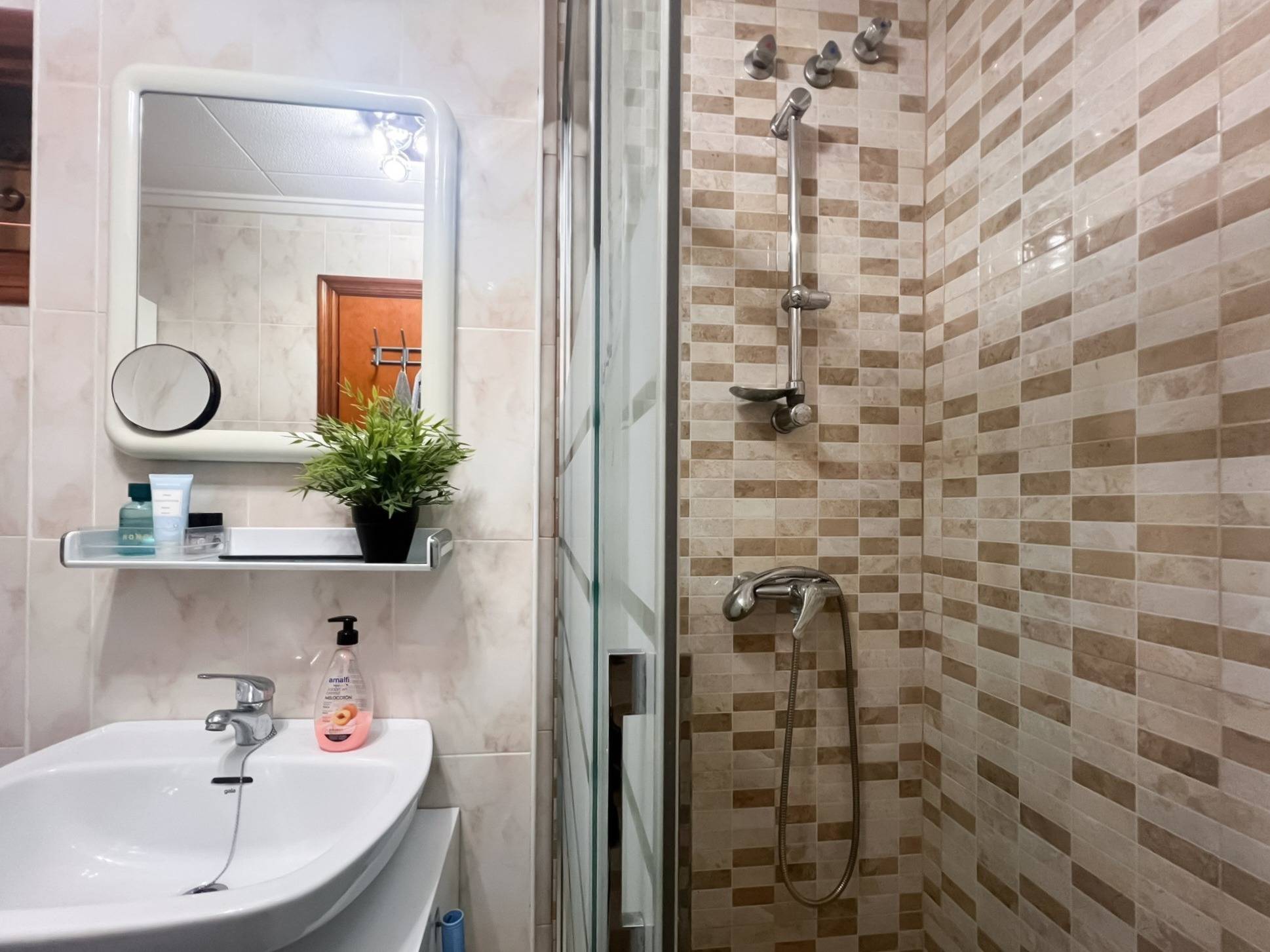 Bathroom in bungalow for sale in Torrevieja