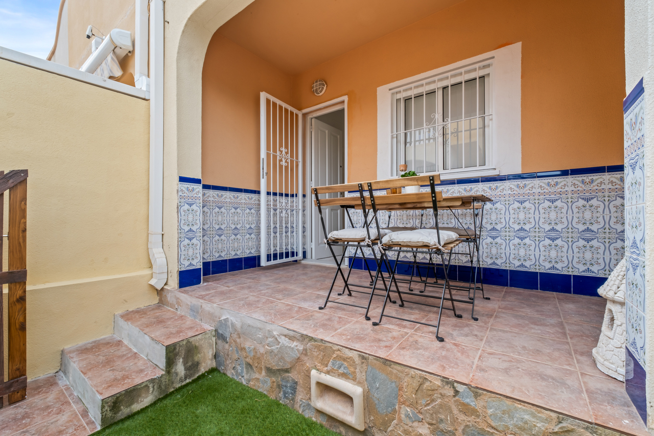 Garden in terraced for sale in Playa Flamenca