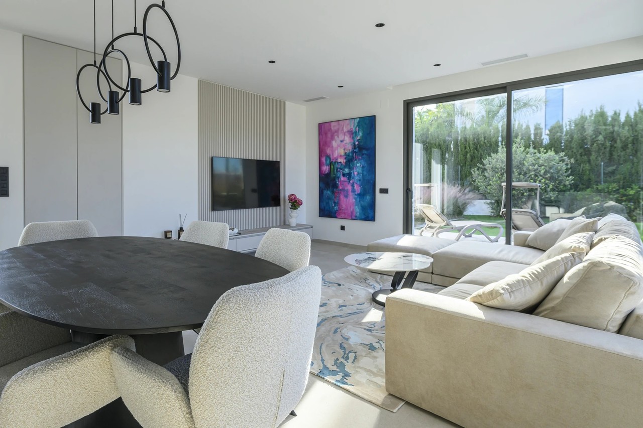 Terrace in villa for sale in Las Colinas Golf