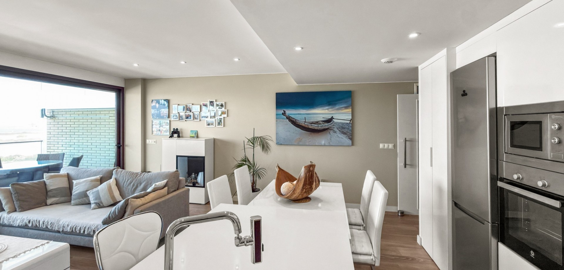 Living room in apartment for sale in Cartagena