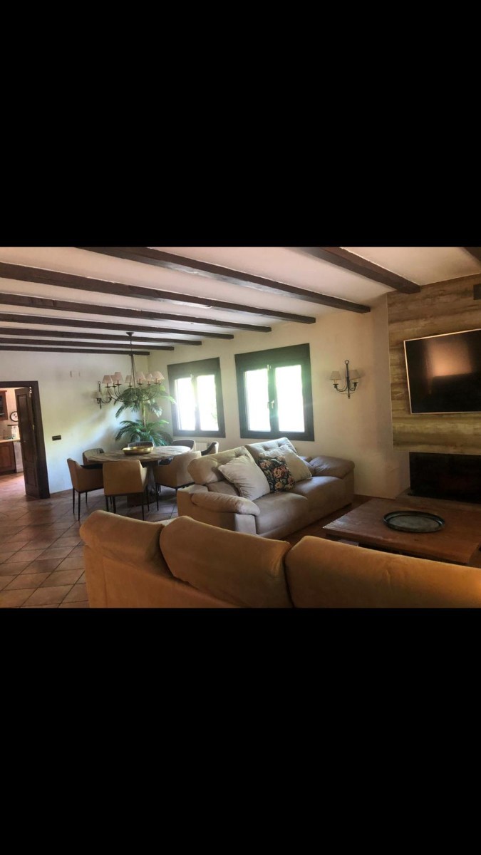 Terrace in villa for sale in Elda