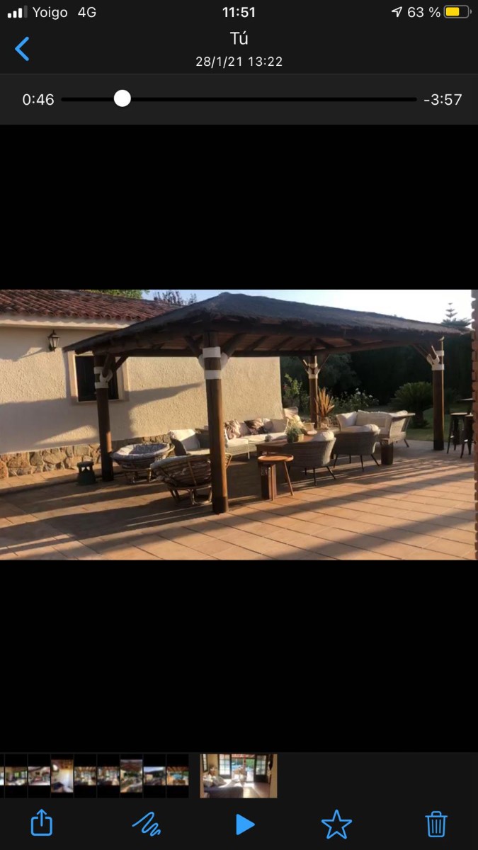 Bedroom in villa for sale in Elda