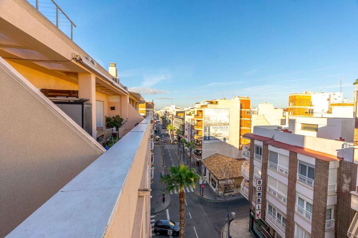 Terrace in apartment for sale in Torrevieja
