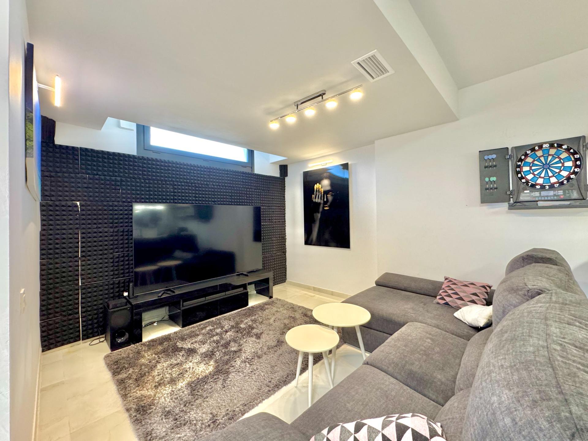Exterior view in villa for sale in Orihuela Costa