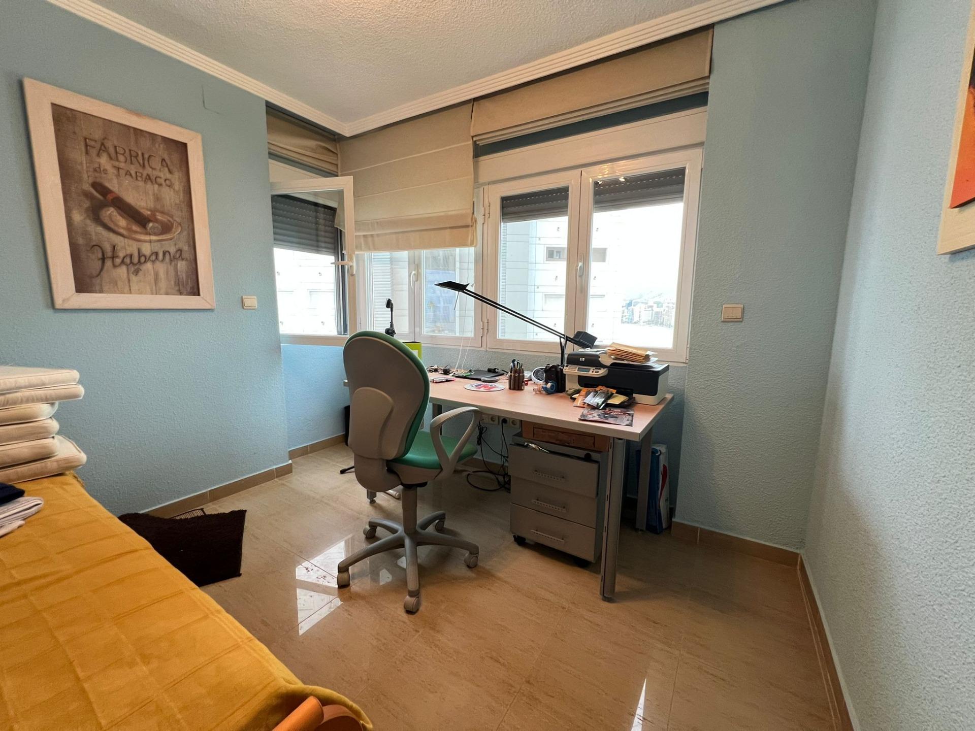 Living room in apartment for sale in Benidorm