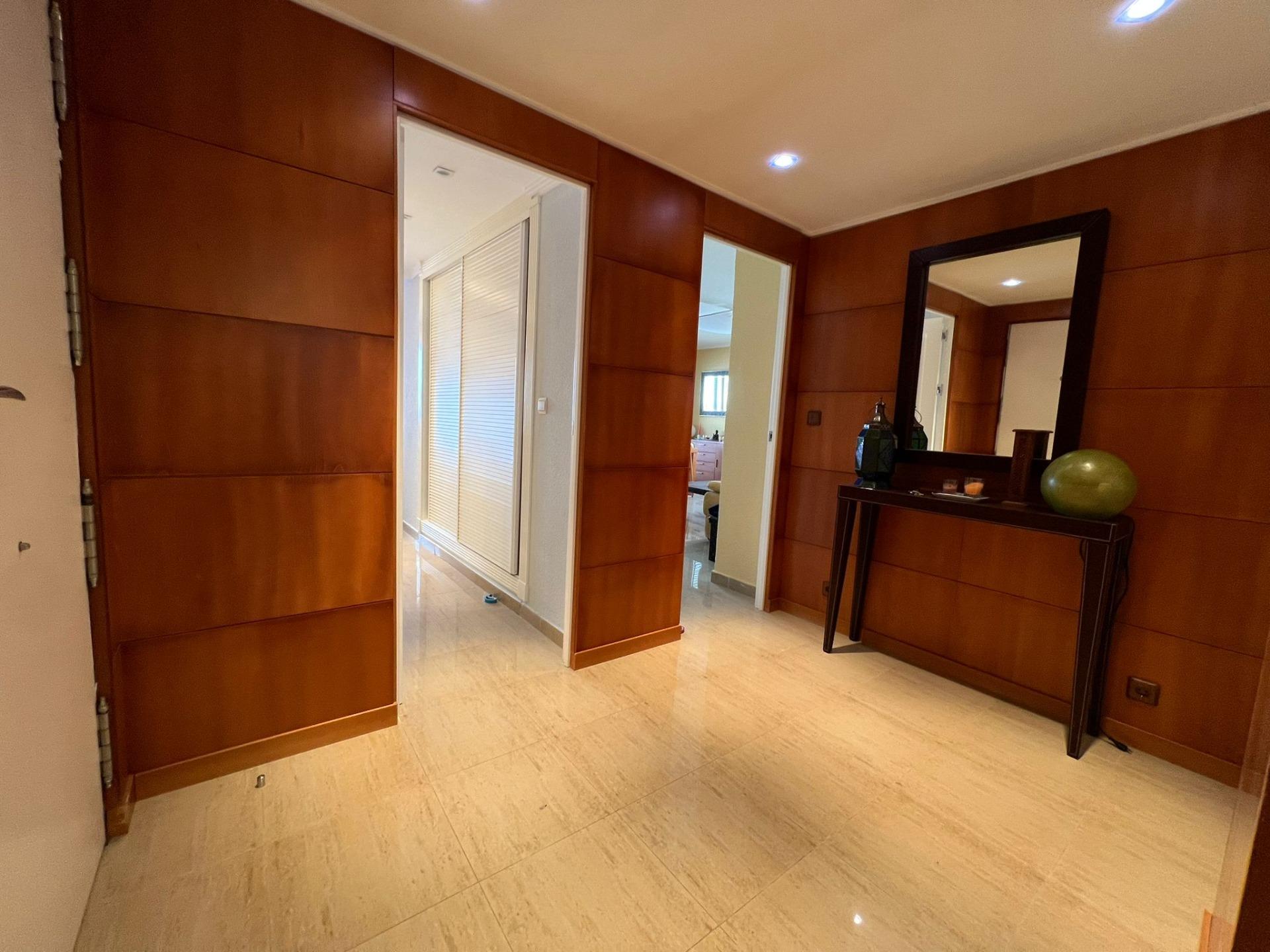 Master bedroom in apartment for sale in Benidorm