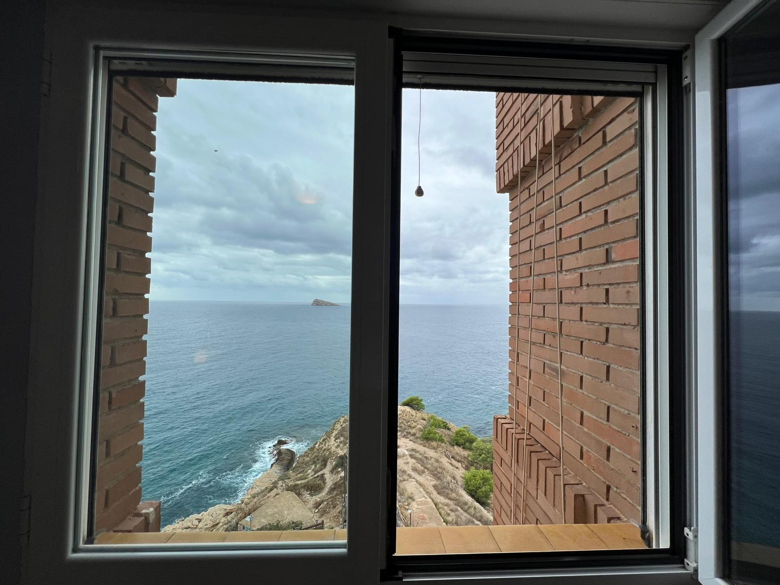 Bedroom in apartment for sale in Benidorm
