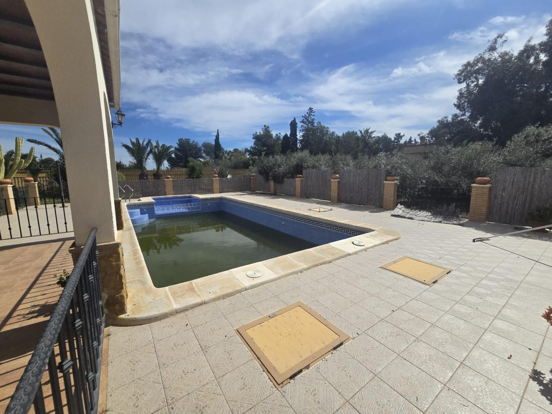 Exterior view in villa for sale in Murcia